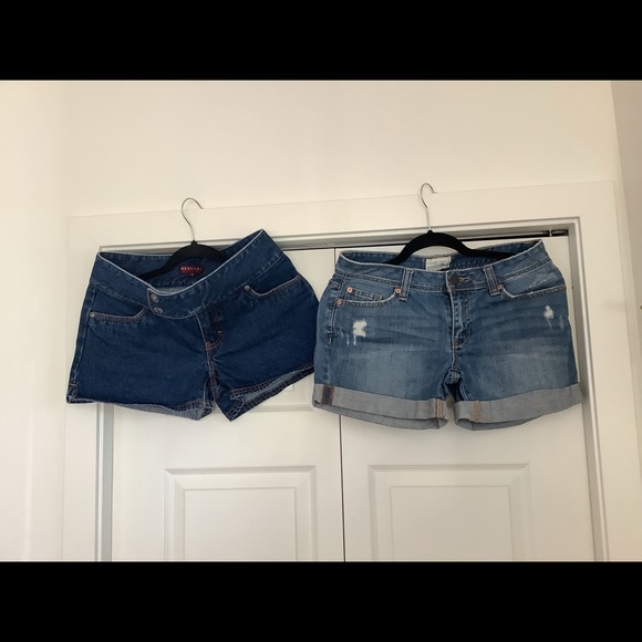 SHORTS 🩳.. LADIES . TOTAL OF 5 ..EUC - Picture 6 of 8